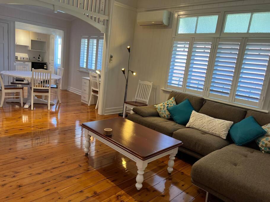 Entire Upper Floor 1 Bedroom Brisbane Eksteriør bilde